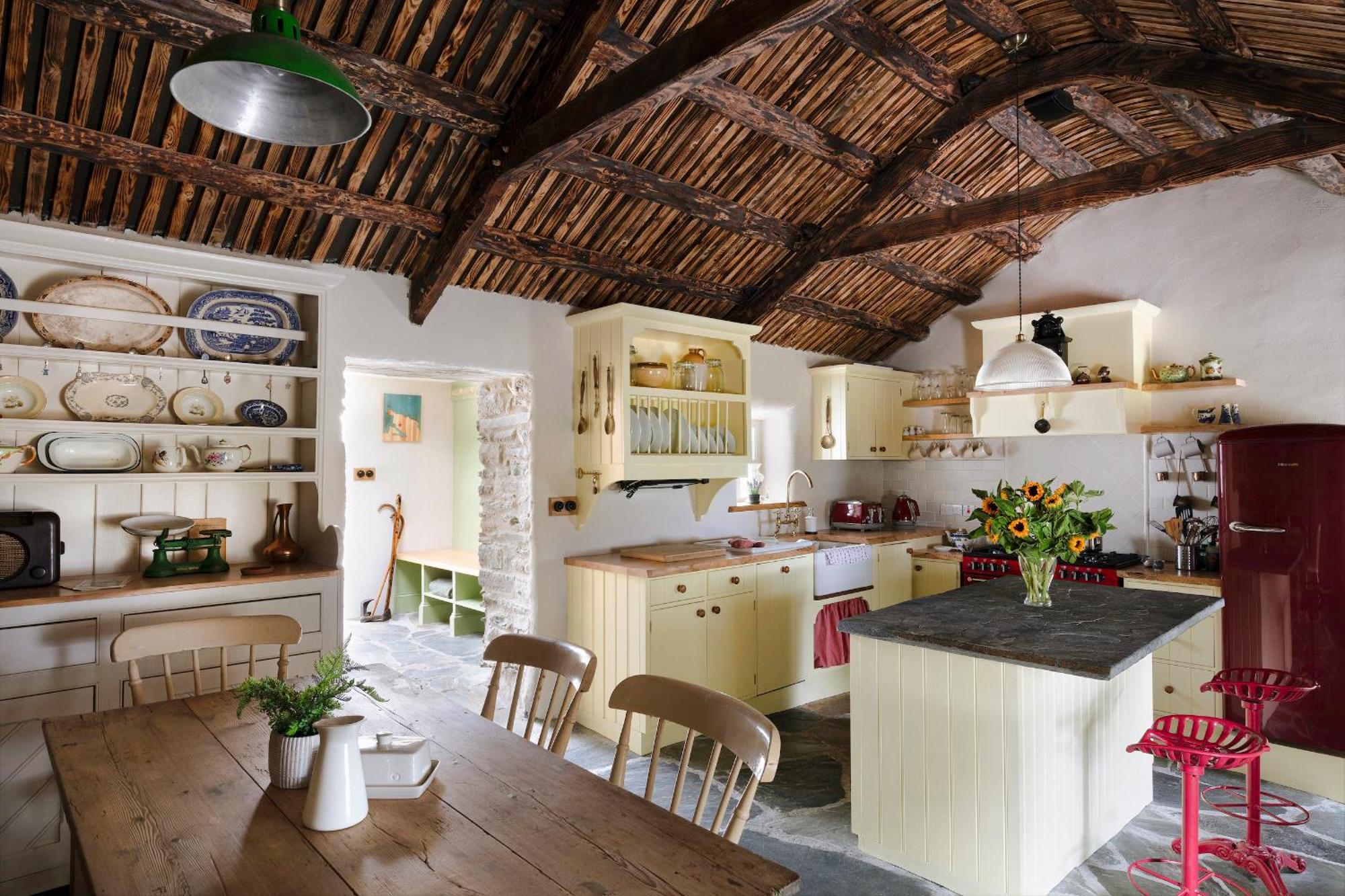 Secluded Thatched Cottage, Near Beaches & Hill Walking Rashenny エクステリア 写真